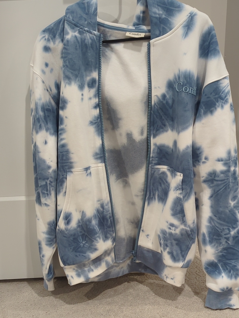 Comfrt Blue Tie-Dye Zip Hoodie Small
